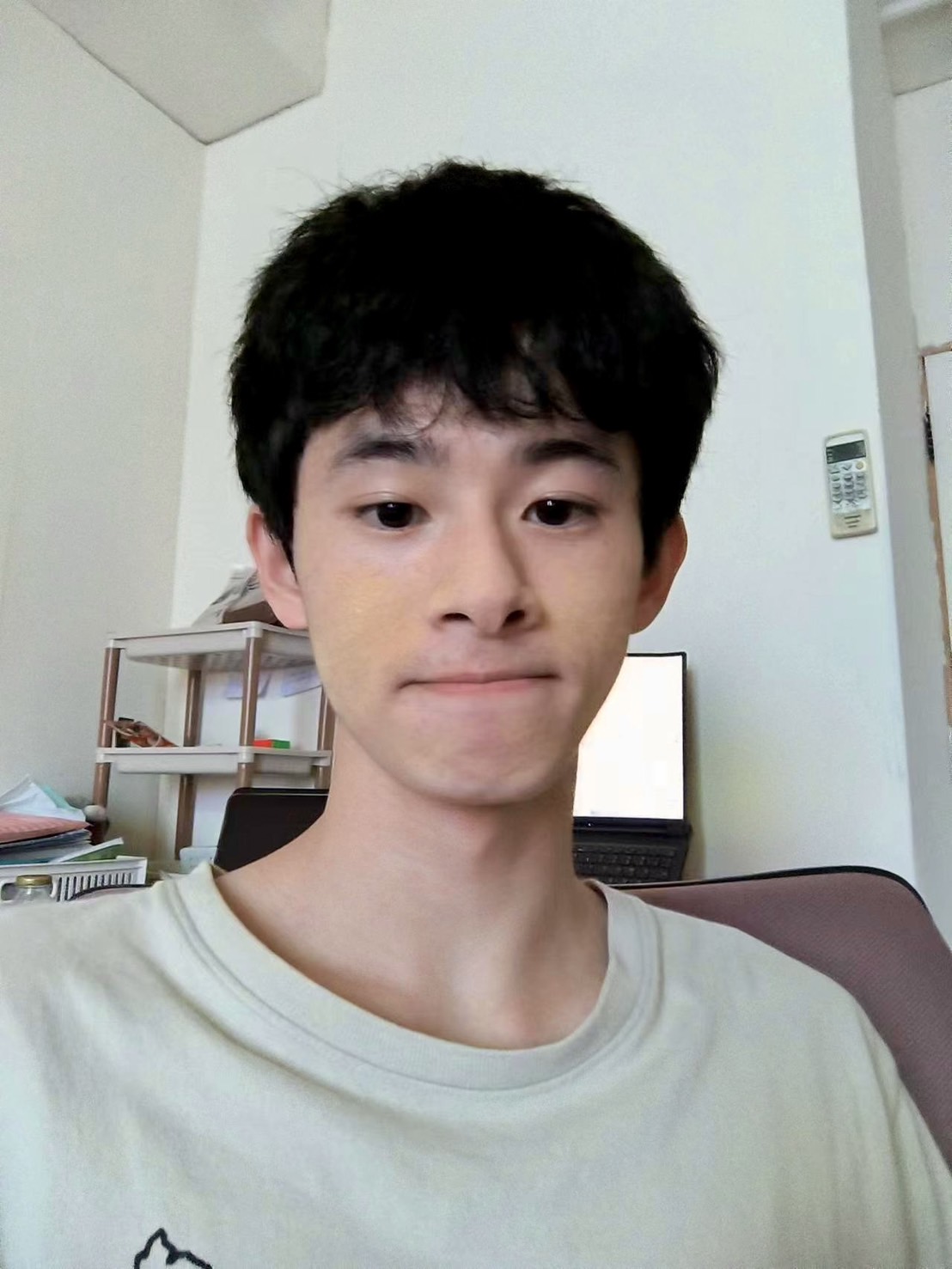 只要心中有夢，腳下就必有路